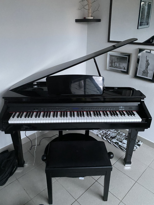 Yamaha L-125 – Support de piano numérique – Support robuste et durable au  design simple – Pied pour piano numérique P-125 Yamaha – Noir : :  Instruments de musique et Sono