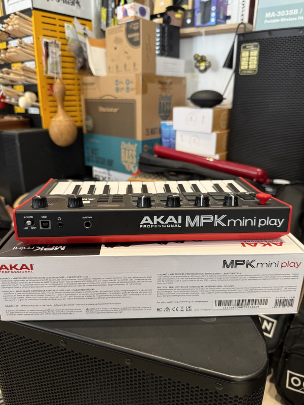 AKAI Professional MPK mini Play MK3
