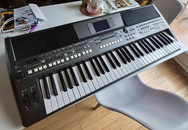 Yamaha PSR-S670