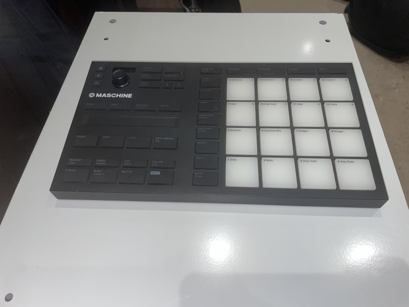 MASCHINE Mikro