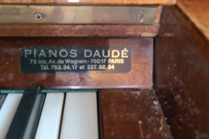 Piano Droit