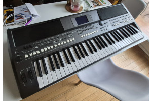 Yamaha PSR-S670