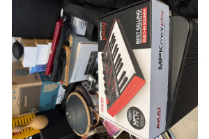 AKAI Professional MPK mini Play MK3
