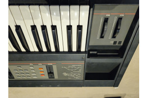 Synthétiseur Ensoniq EPS